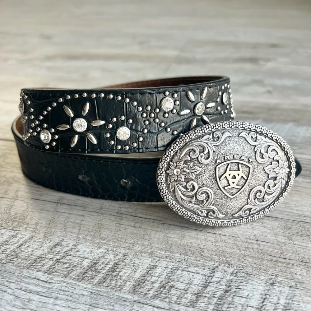 Ariat Floral Rhinestone Leather Belt and Buckle!